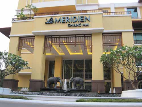 Le Meridien Chiang Mai entrance